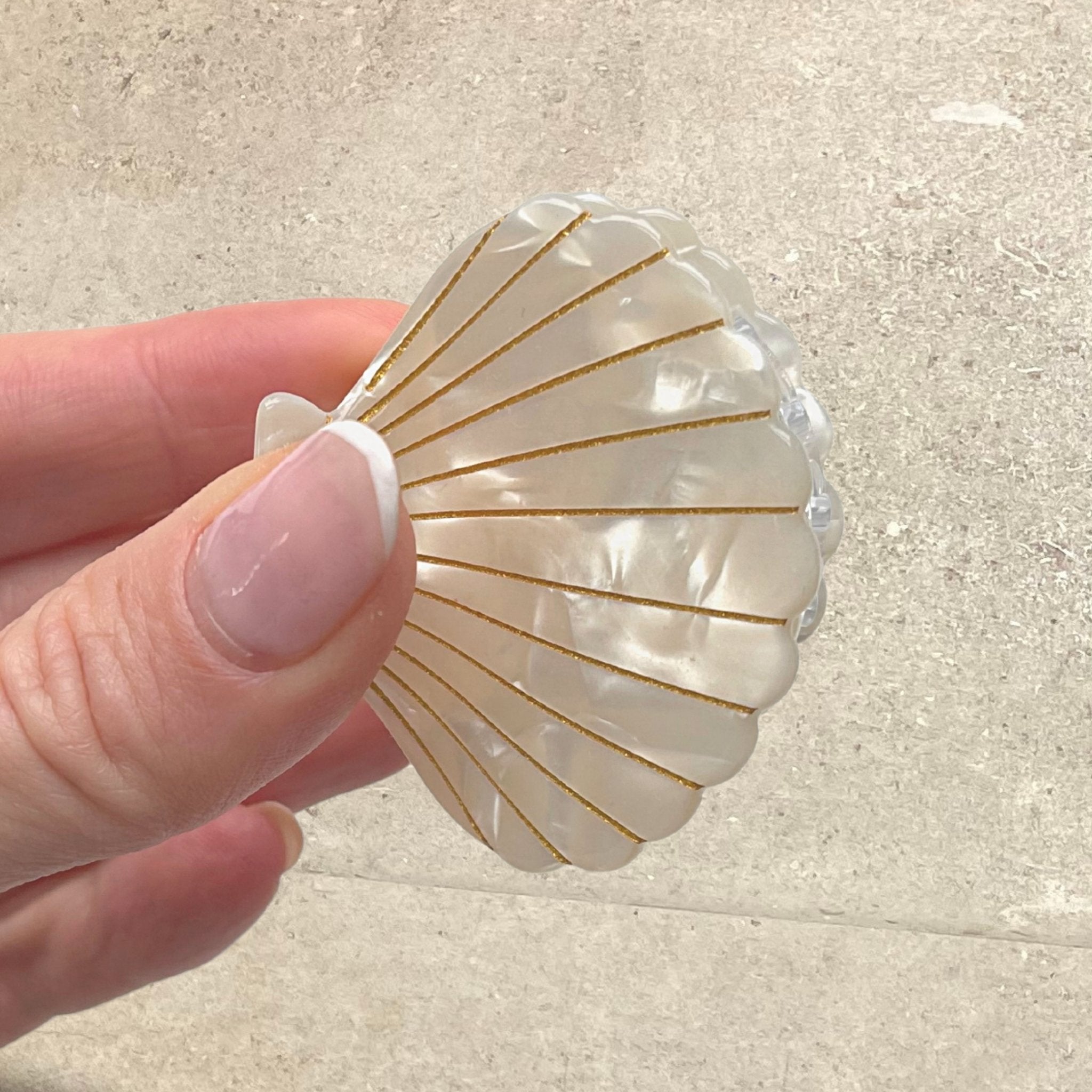 Shell Claw Hair Clip - Pearlescent Cream - Alice Bow